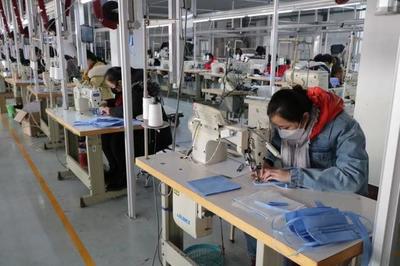 淄博服裝包裝工人