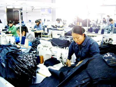 淄博服裝包裝工人